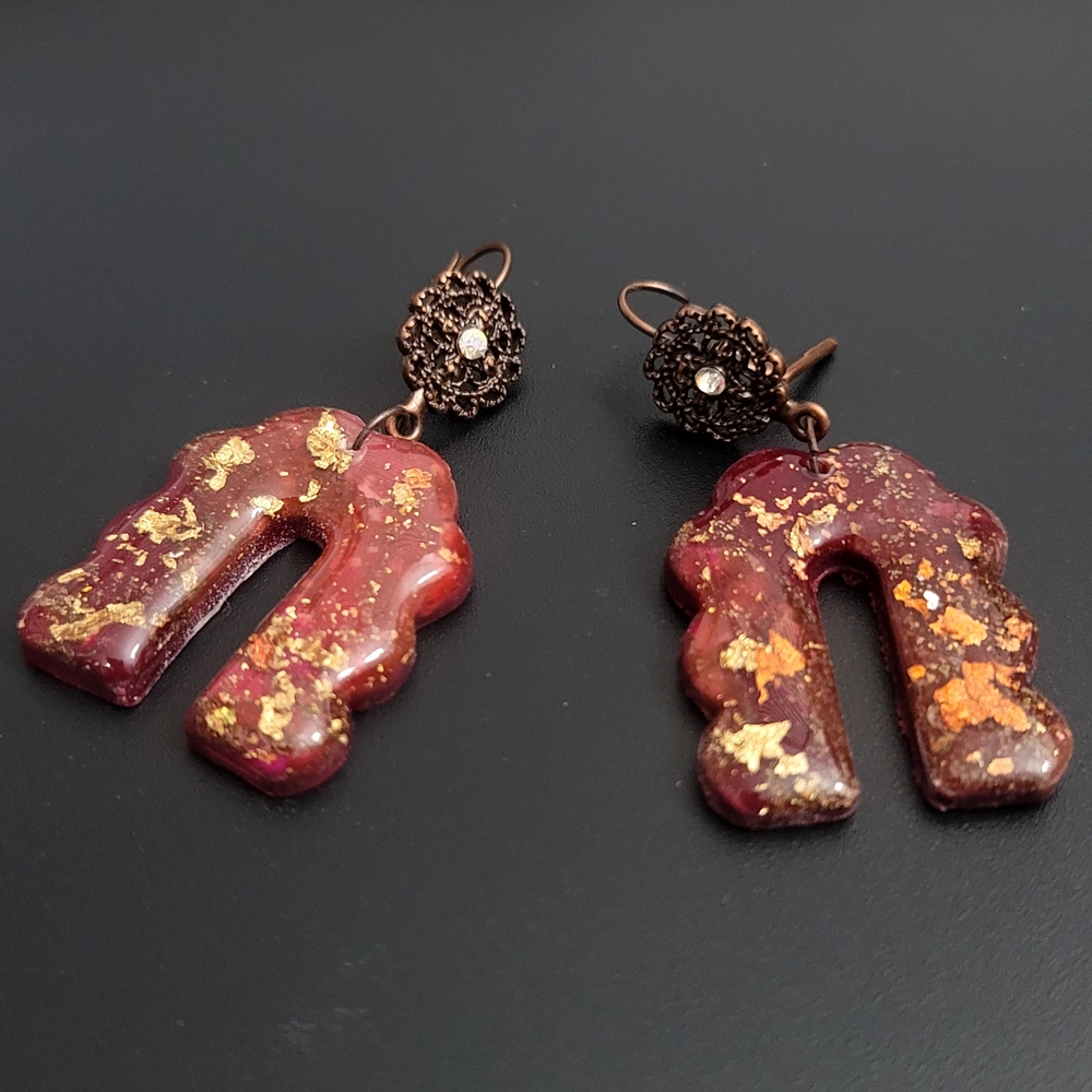 Elegant Gold and Brown Earrings